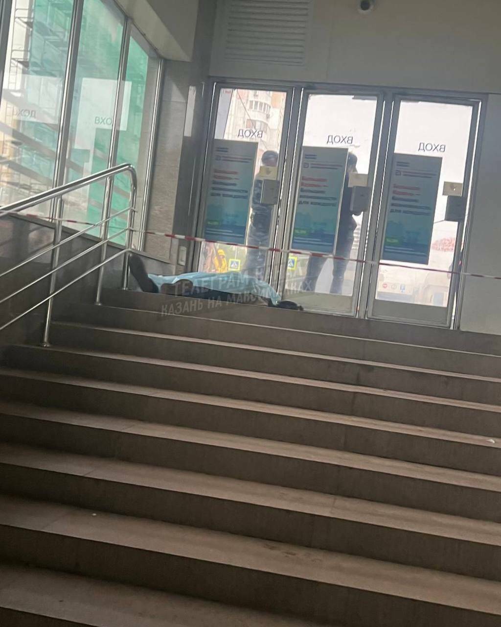 Мужчина почувствовал себя плохо и скончался на станции метро «Авиастроительная» в Казани