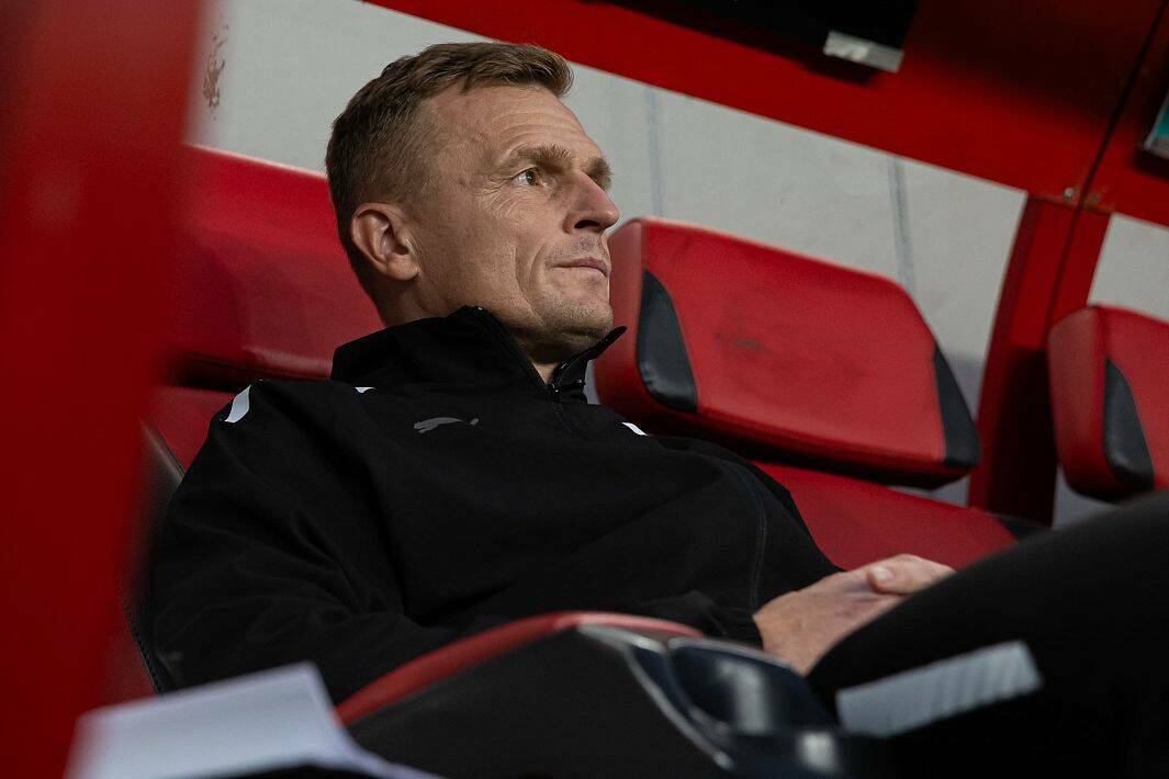 Тренер «Торпедо» заявил, что в команде были проблемы с мотивацией из-за ее вылета из РПЛ