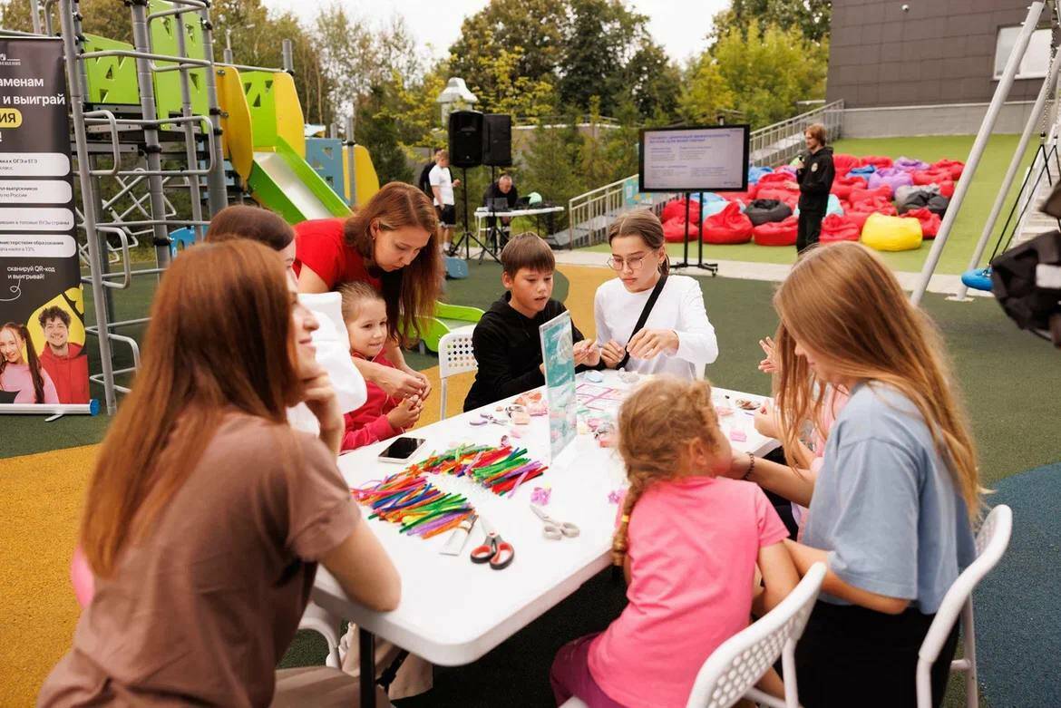 В Казани прошел лекторий «Код соседей» о цифровой безопасности для детей и родителей