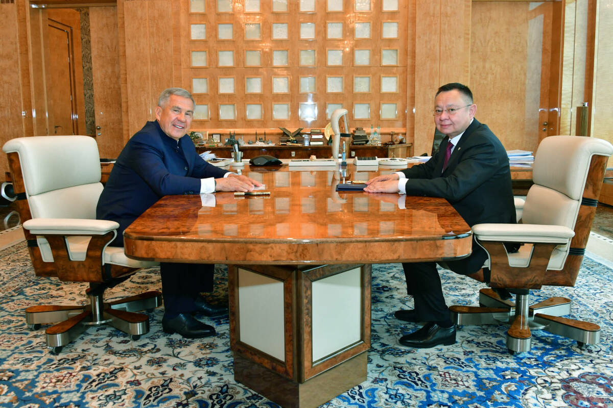 Минниханов обсудил с Файзуллиным реализацию нацпроектов и программ в сфере строительства