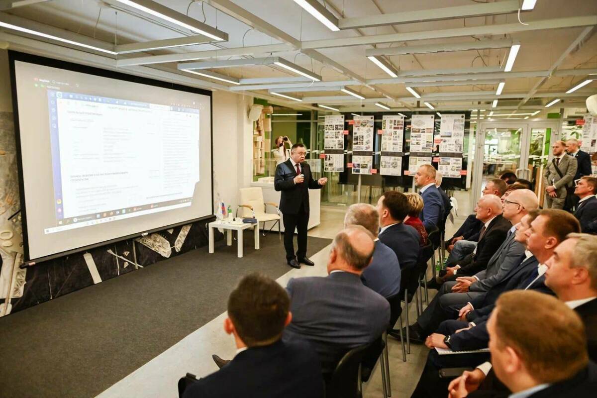 Ирек Файзуллин обсудил с главами муниципалитетов вопросы благоустройства городов