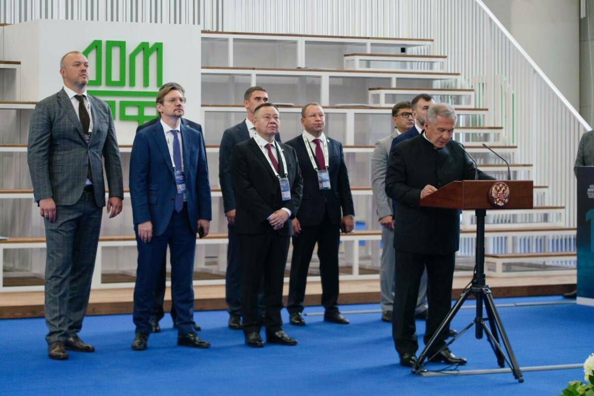 Файзуллин и Минниханов приняли участие в открытии четырех новых футбольных манежей в РТ