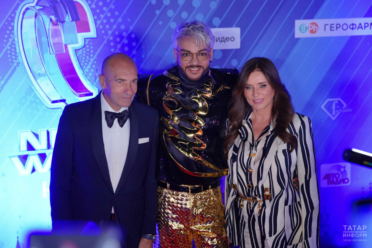 Красная дорожка «Новой волны» в Казани: блеск Киркорова, шутки Лолиты и улыбка Алсу