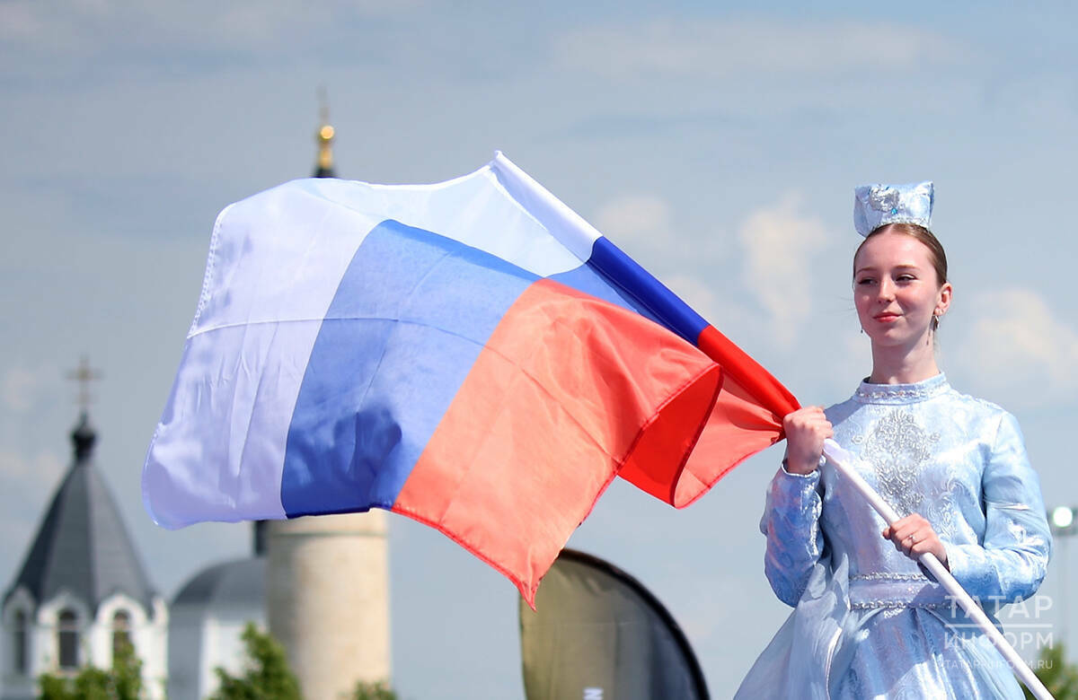 Единство, традиции и суверенитет: эксперты из РТ обсудили значение государственного флага