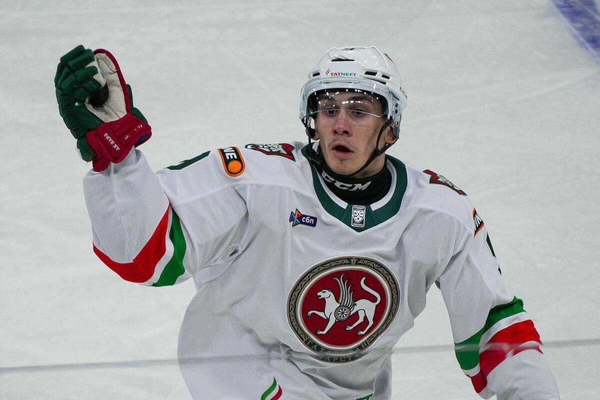 Жулин сыграет сегодня в звене с Биро и Пустозеровым против «Автомобилиста»