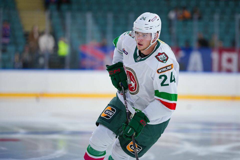 Нападающий «Ак Барса» Илья Сафонов: «Посмотрим, как СКА будет играть в сезоне»