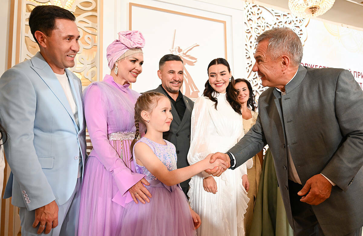 «Счастье – семья и дети»: истории родителей, награжденных Миннихановым в Казанском Кремле