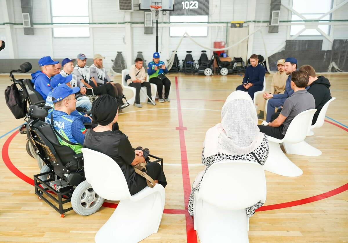 В СК «Дан» прошла встреча руководства ОБФ «Ярдам-Помощь» и спортсменов с ОВЗ