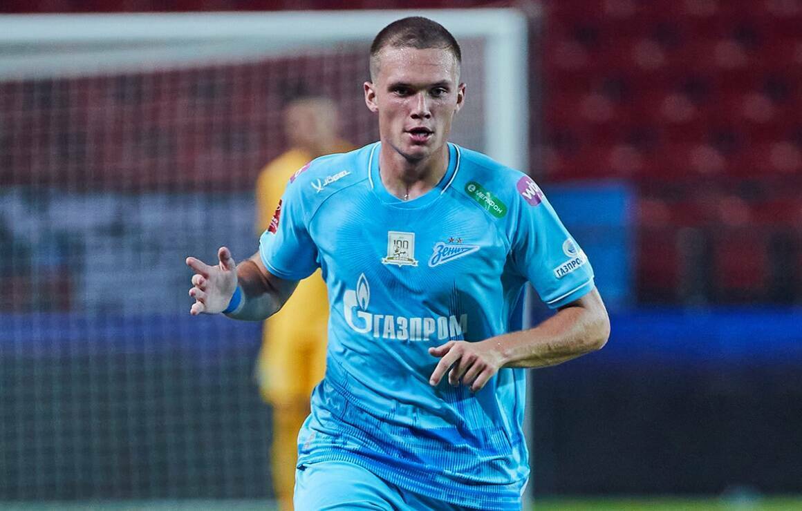 «Рубин» может приобрести защитника «Зенита» Лобова