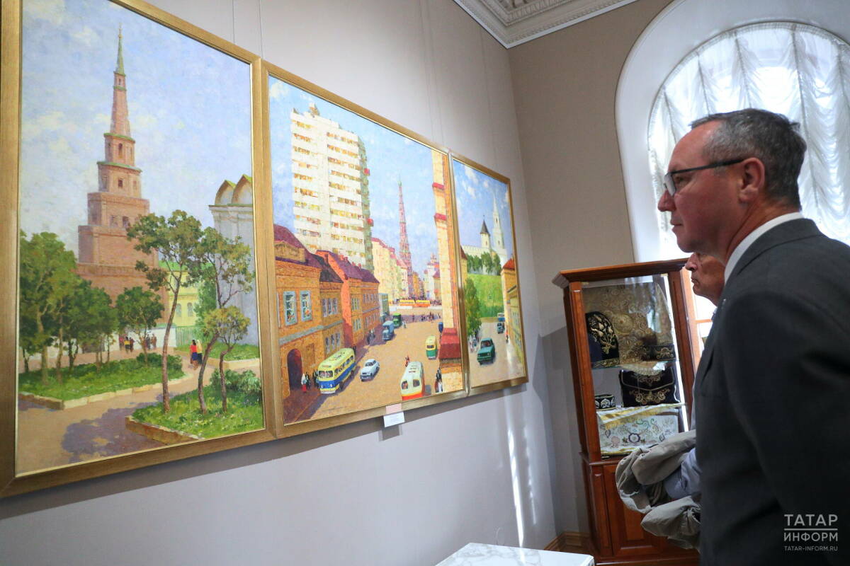 В Казанской Ратуше открылась выставка «Дивное место… в мире этот город Казань»