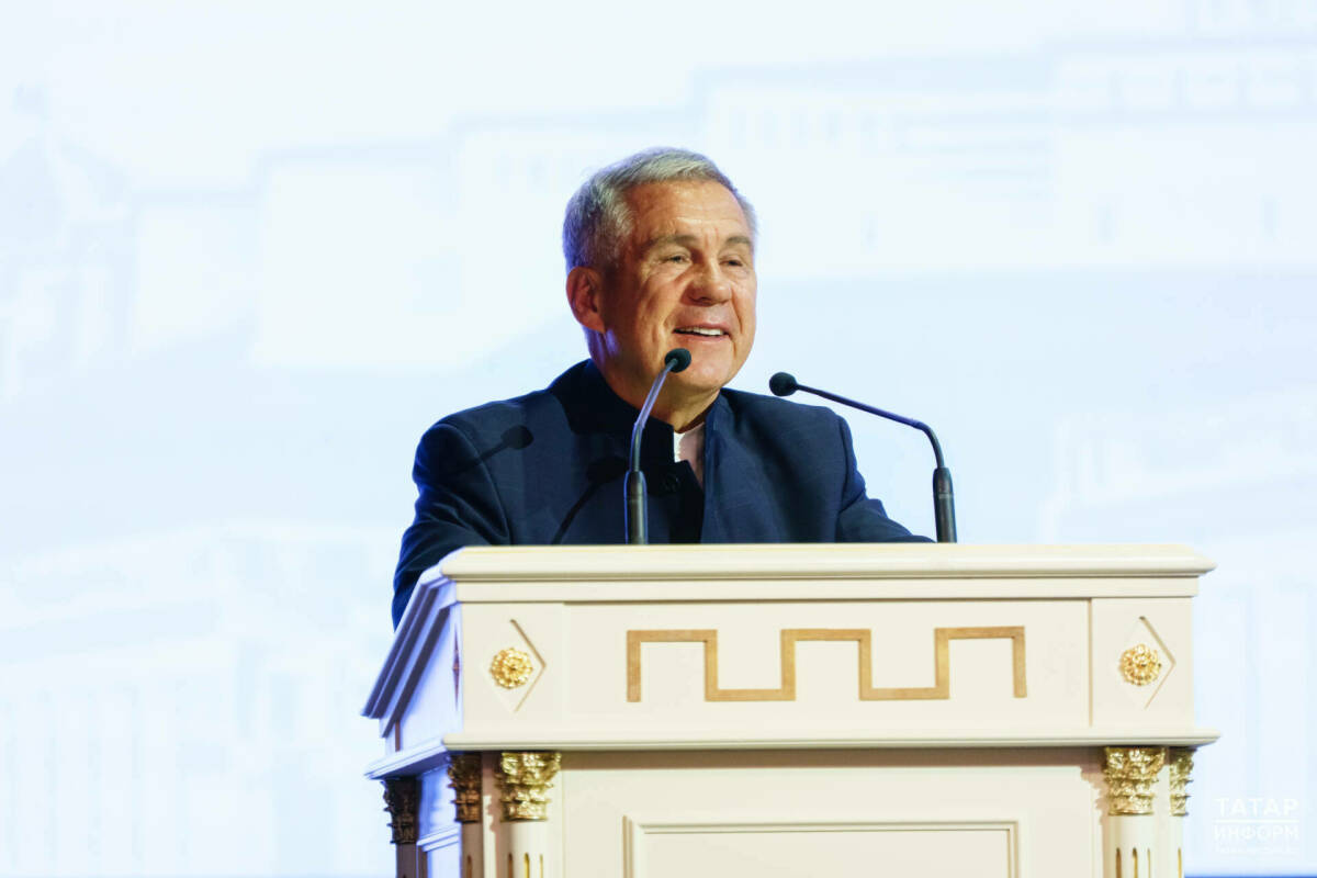 Рустам Минниханов: «Если в семье не будем говорить на татарском, язык исчезнет»