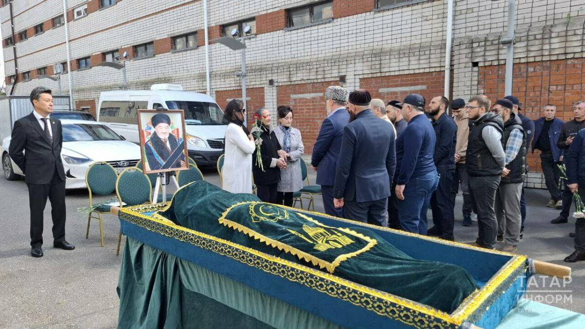 «Очень мудрый человек»: в Казани простились с Сагитом Джаксыбаевым