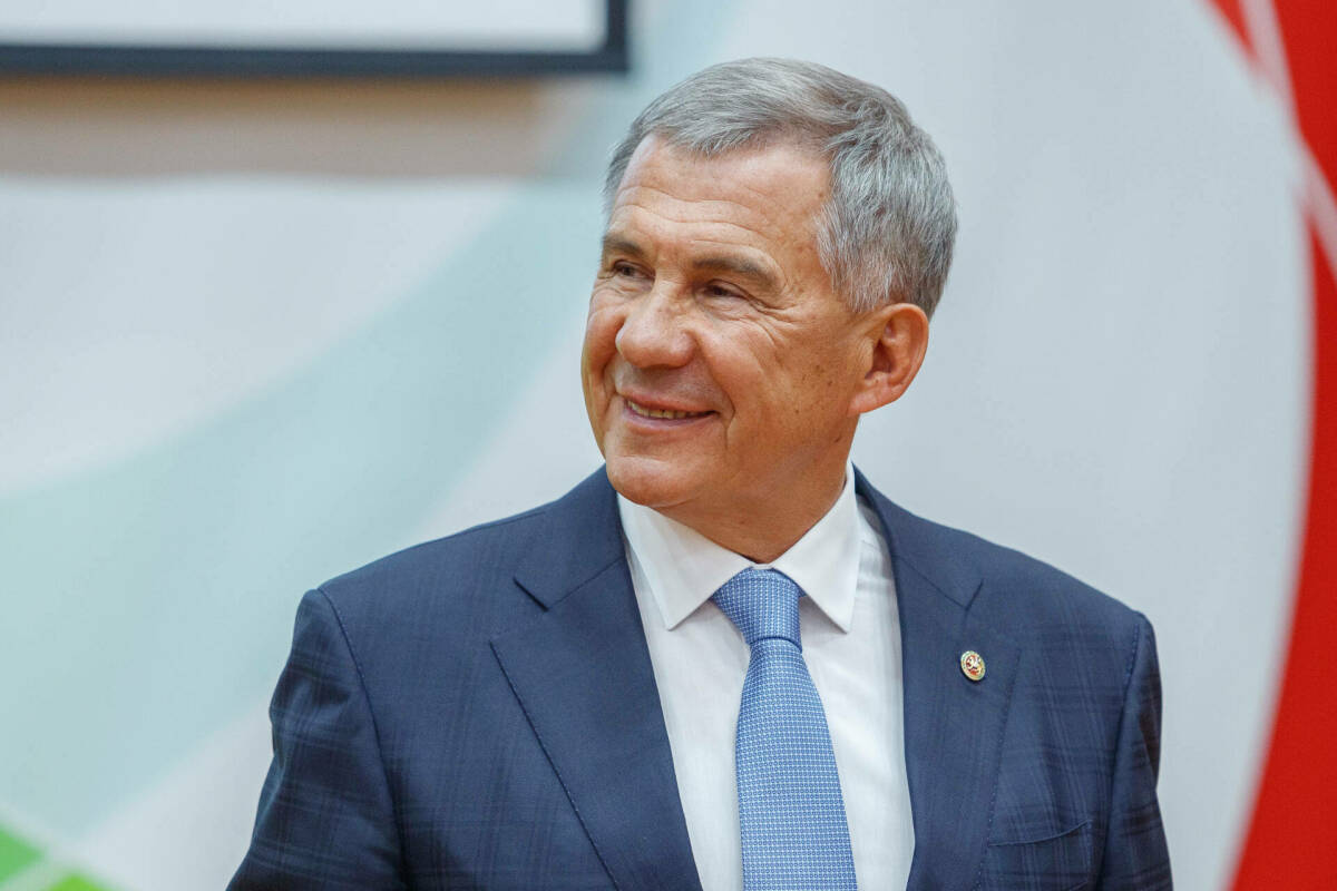 «Вы приносите большую пользу республике»: Раис РТ вручил награды выдающимся татарстанцам