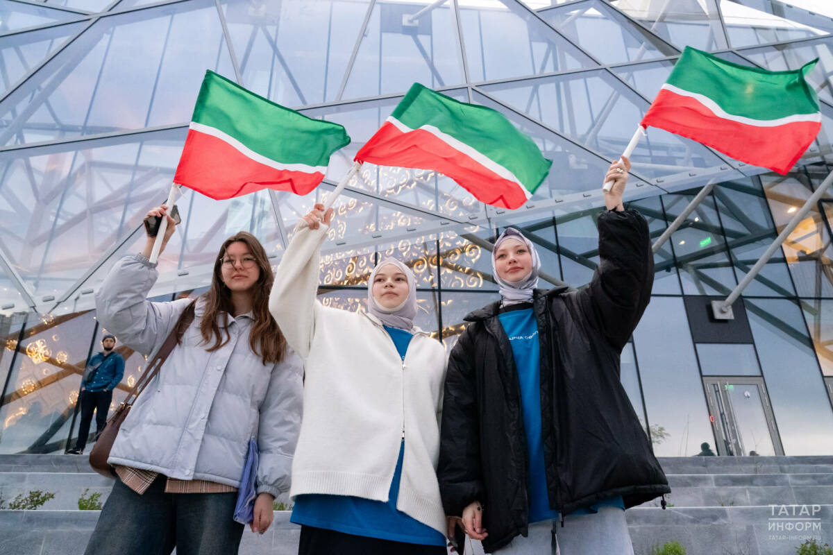 30 августа на новый лад, «без действительно булдырабыз», Казань окатило «Новой волной»