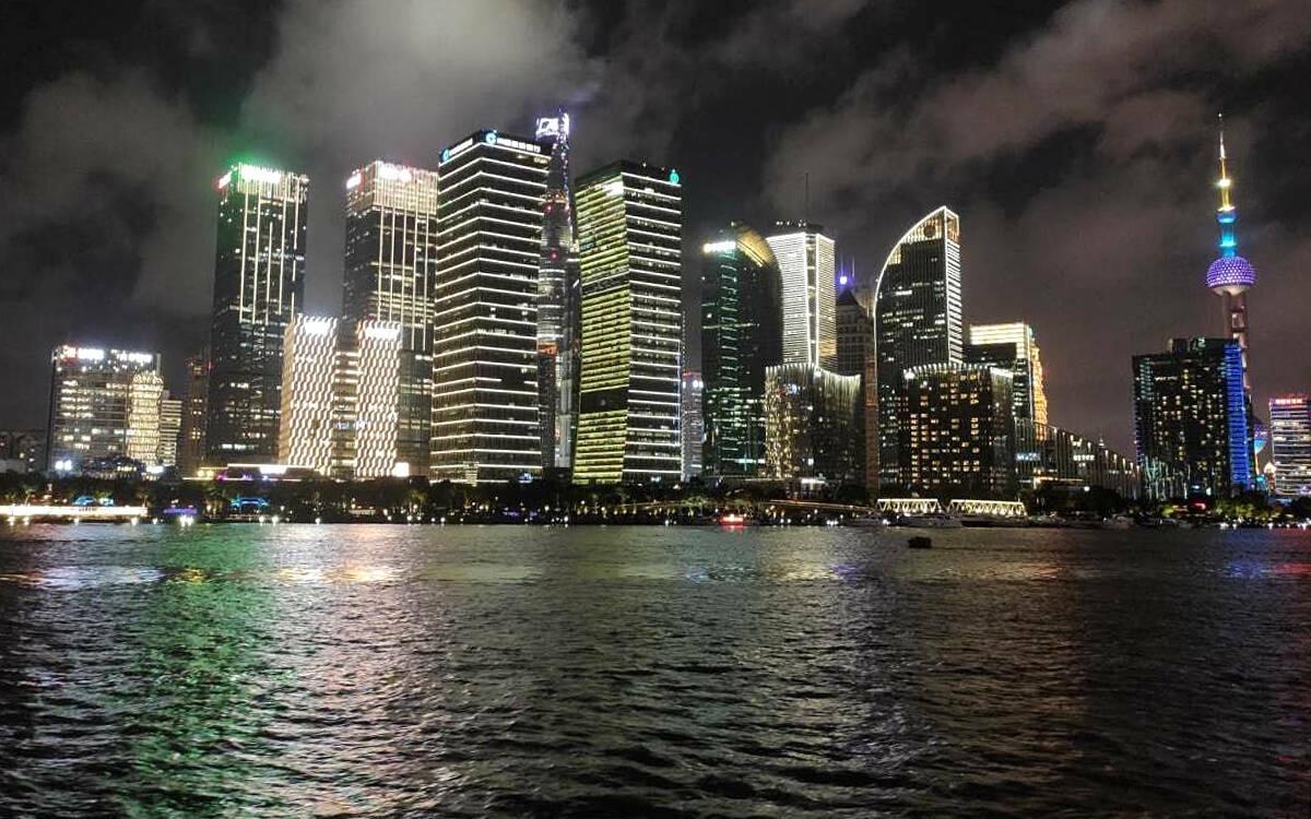 Бесконечные небоскребы и китайская собранность: рассказ о путешествии из Казани в Шанхай