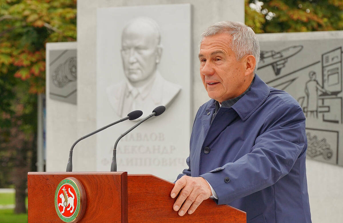 В Казани открыли барельеф директору КМПО Павлову, который отдал заводу полвека