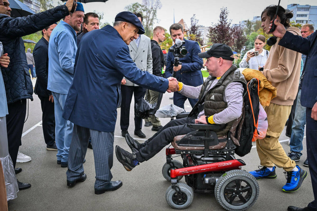 «Вложили в проект душу»: Раис РТ побывал на благоустроенном бульваре на Серова