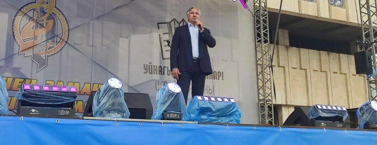 Василь Шайхразиев: Желаю нашему народу с гордостью идти вперед