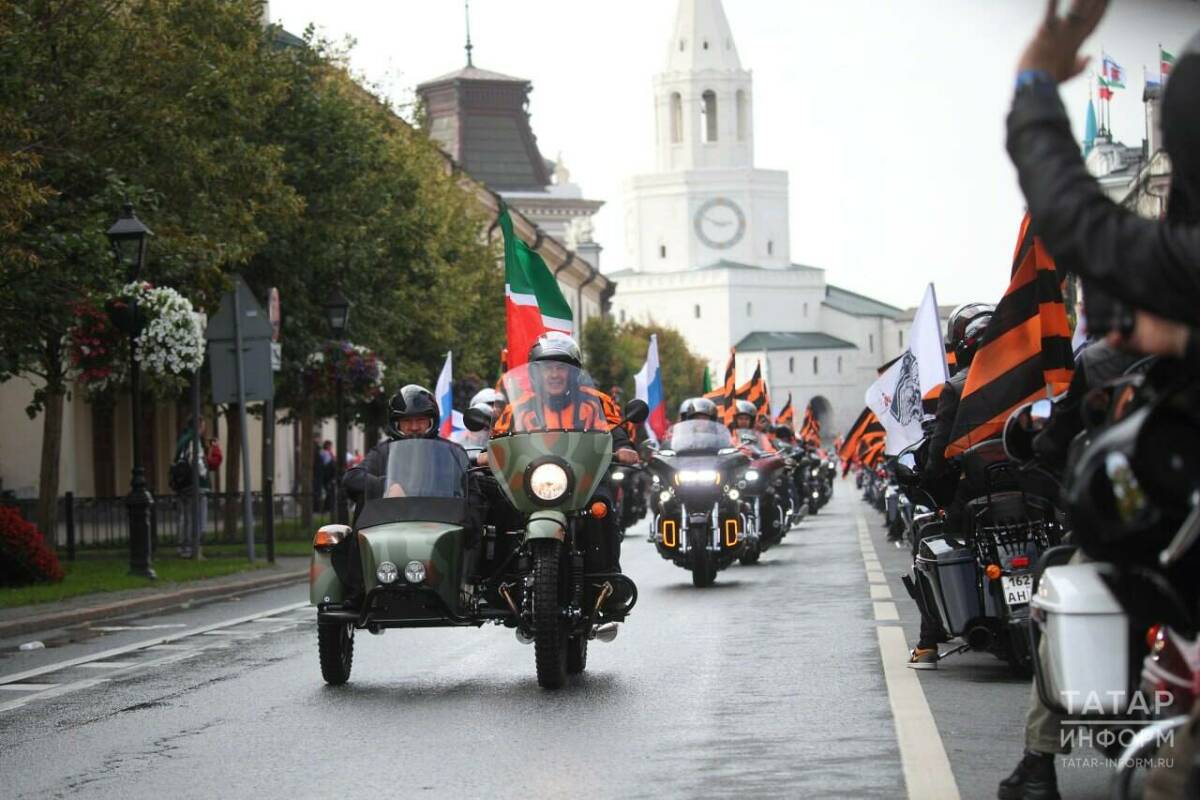 Минниханов поучаствовал в мотофестивале «Два Кремля»