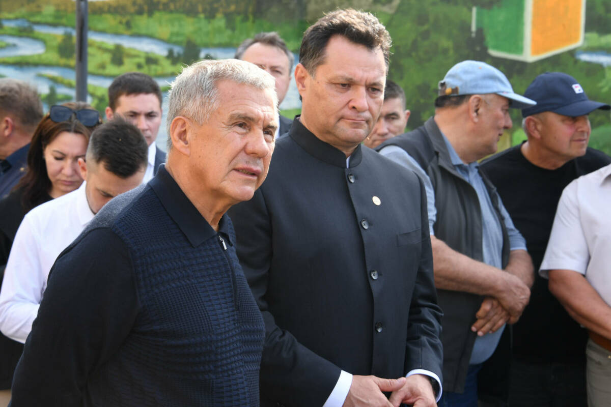 Стационар ЦРБ, мемориальный комплекс, «Эврика» для детей и взрослых: Минниханов в Елабуге