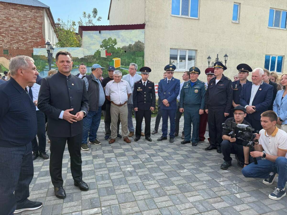 Раис РТ оценил результаты работы Елабужского района в промышленности и сельском хозяйстве