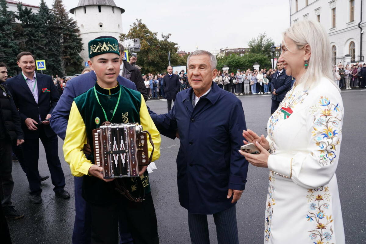 «Замечательно!»: Минниханов показал видео с фестиваля «Уйнагыз, гармуннар!»