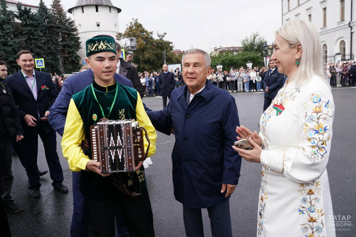 «Замечательно!»: Минниханов показал видео с фестиваля «Уйнагыз, гармуннар!»