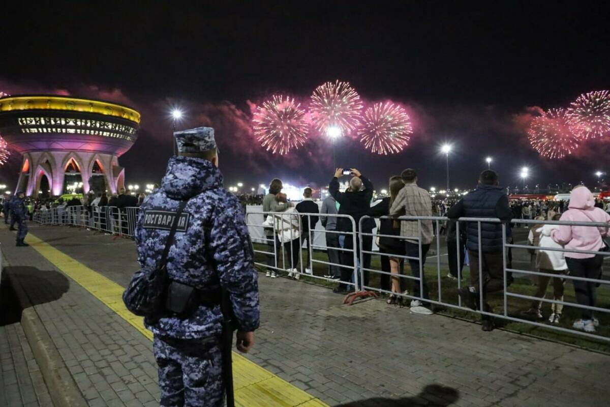 Росгвардейцы обеспечили безопасность Дня республики в Казани с помощью аэростата