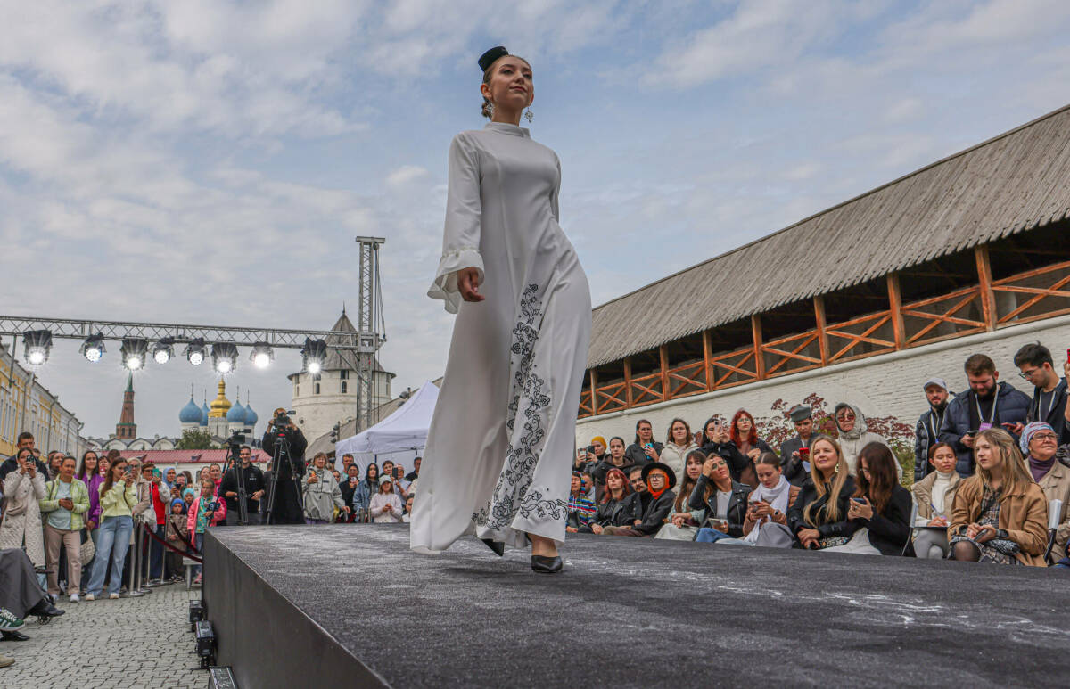 В Казанском Кремле прошел модный показ татарстанских брендов