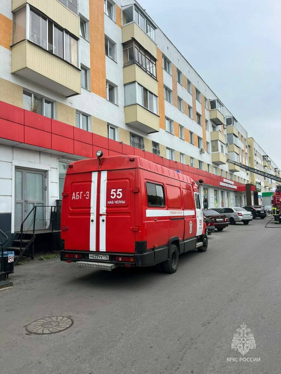 Пожилого мужчину госпитализировали после пожара в челнинской пятиэтажке