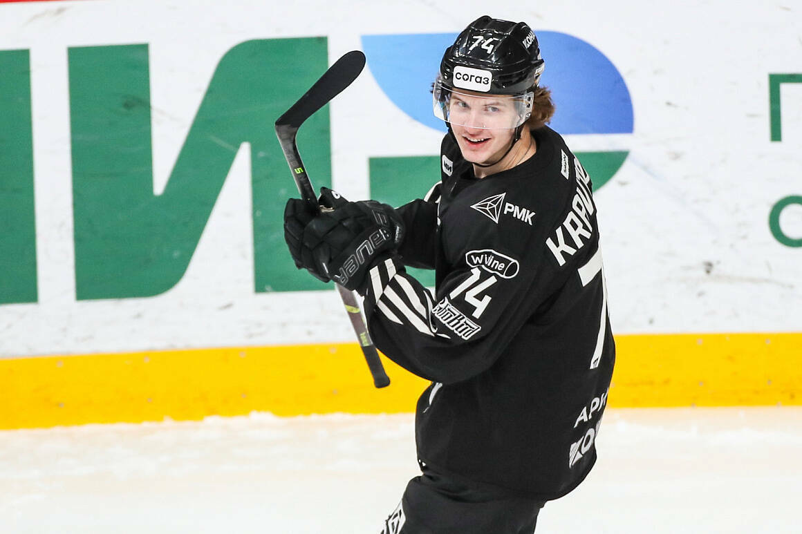 «До последнего рассчитывали». В «Тракторе» отреагировали на переход Кравцова в «Ванкувер»