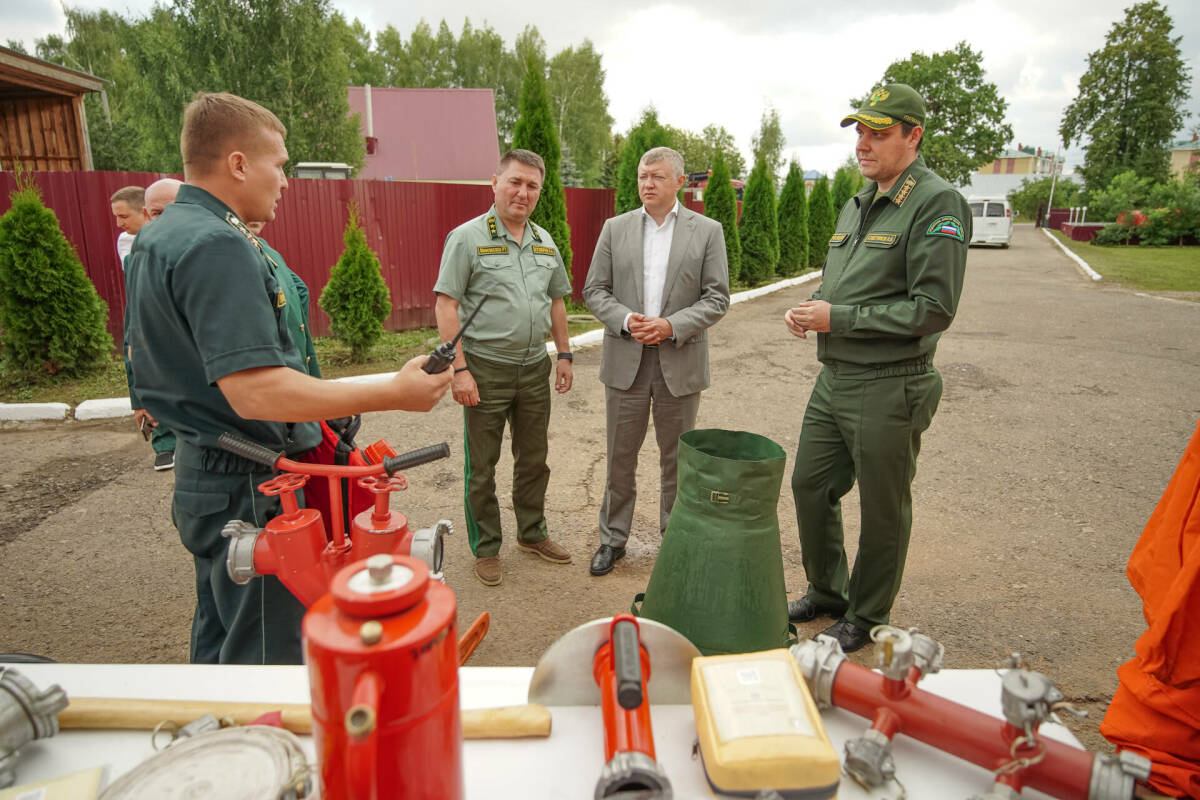 Для замминистра природы РФ провели большую экскурсию по лесхоз инфраструктуре Татарстана