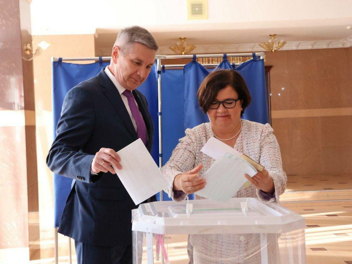 Глава Актанышского района с супругой на участке: «Мы проголосовали за наше будущее»