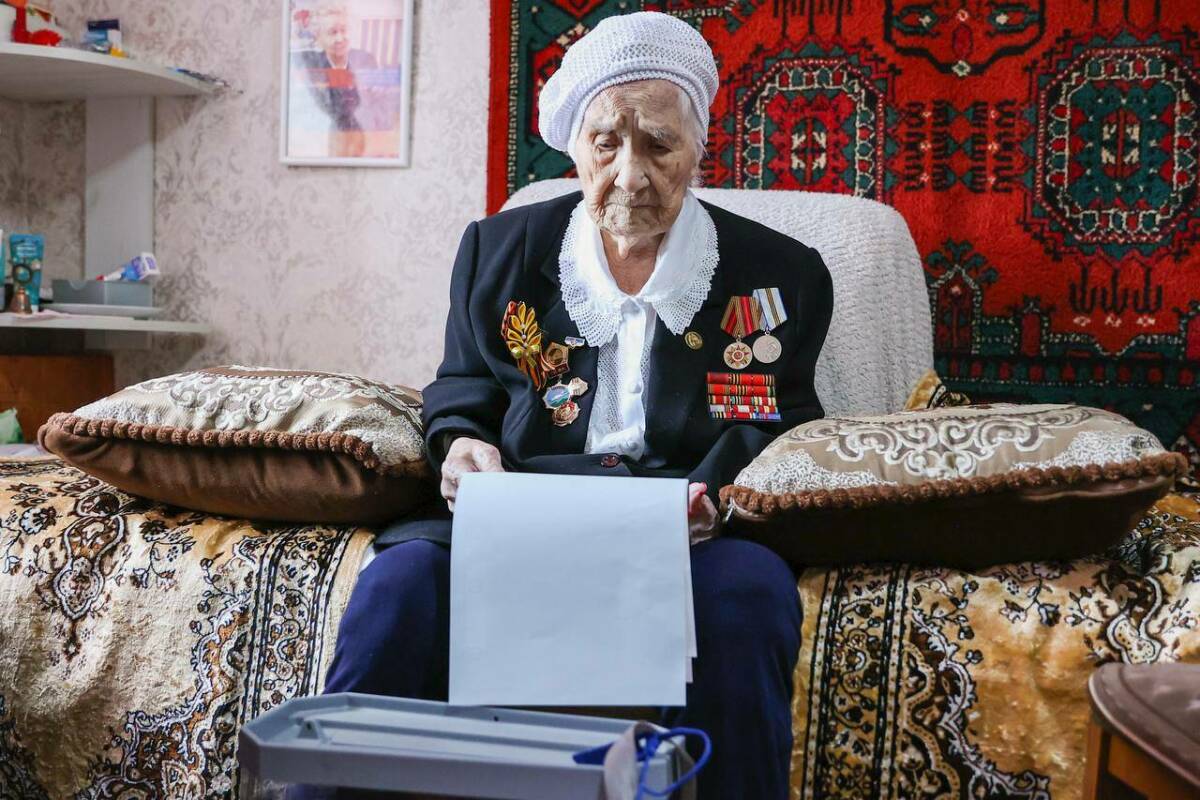 В Альметьевске 104-летняя ветеран Великой Отечественной войны проголосовала на дому