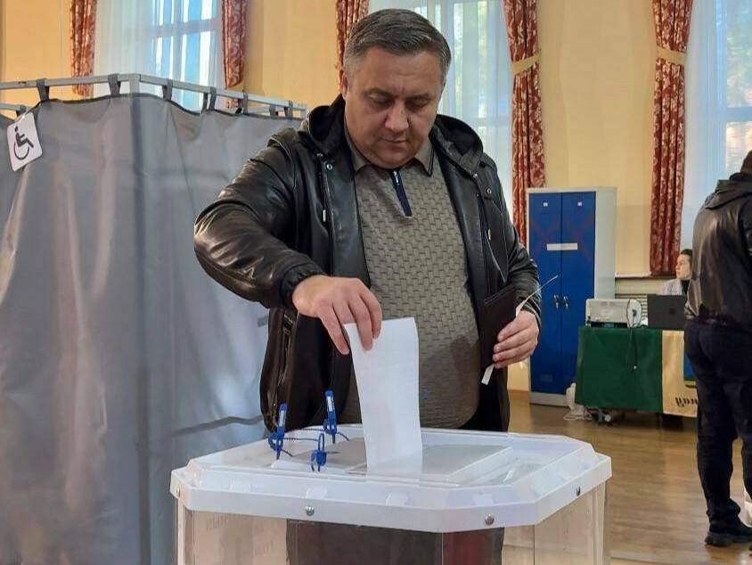 Равиль Хисамутдинов и Марат Айзатуллин проголосовали на выборах в Высокогорском районе