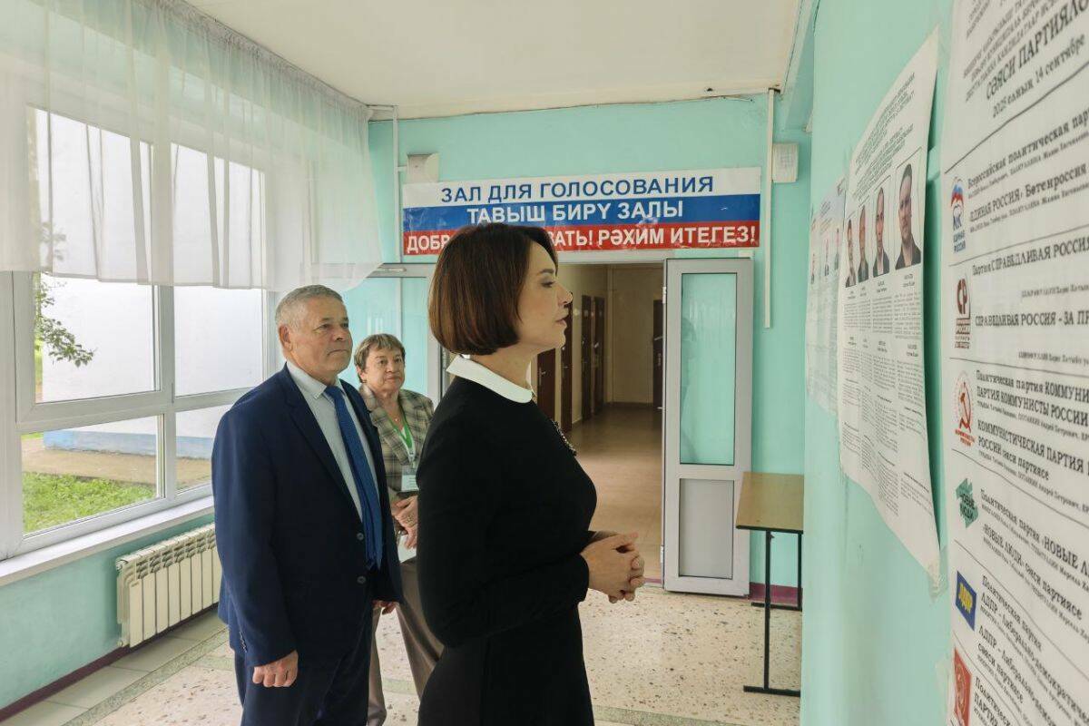 В Челнах с ходом голосования ознакомилась Альфия Когогина