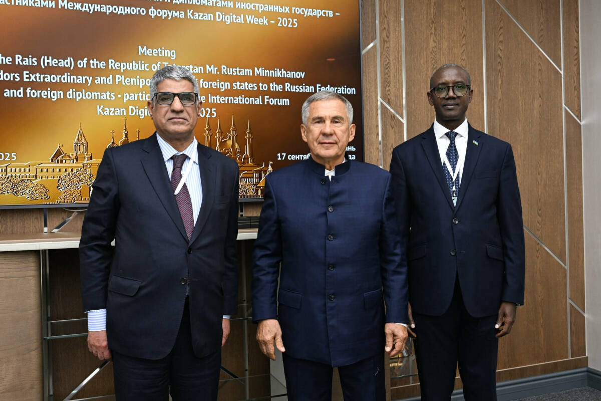 Минниханов встретился с послами иностранных государств на Kazan Digital Week