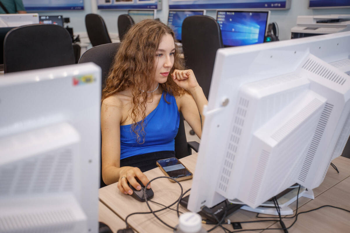 Депутат Арефьев предложил отключать интернет на неделю или по выходным