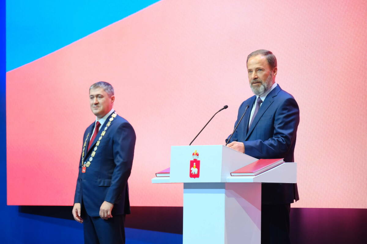 Комаров поздравил Дмитрия Махонина с вступлением в должность губернатора Пермского края