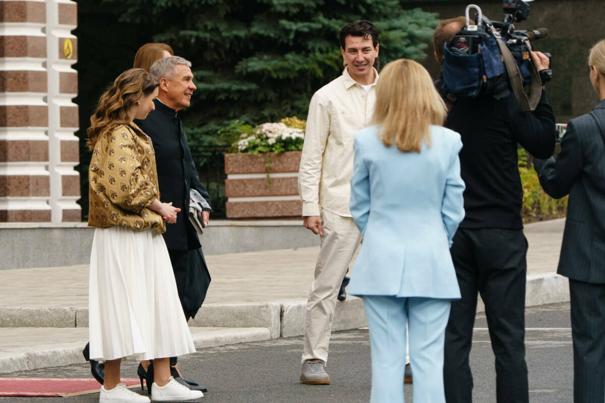 Спасибо за возможности: молодежь РТ поздравила Минниханова с вступлением в должность