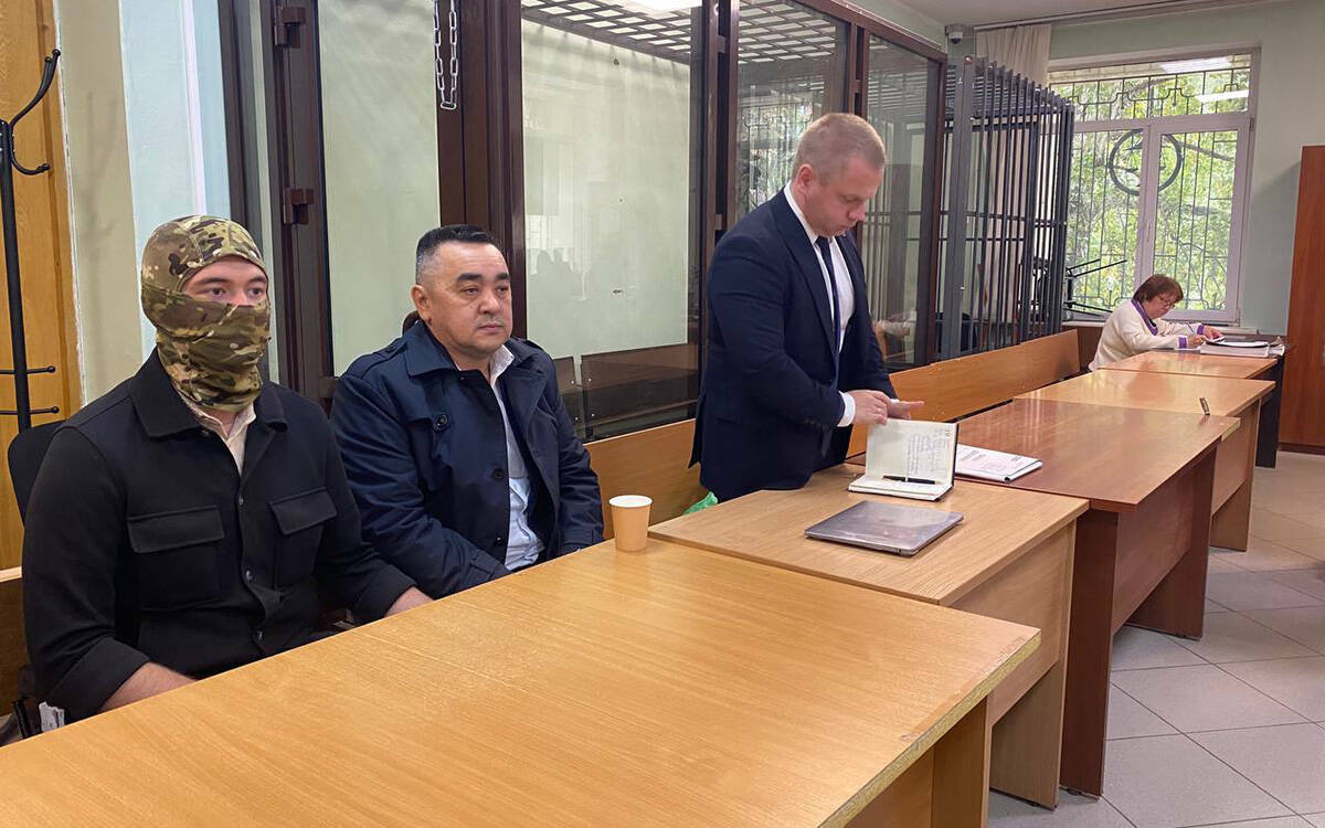 «Вывезем его самолетом»: суд арестовал юристов, обещавших вернуть матери сына с передовой