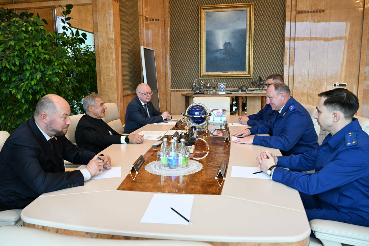 Раису РТ представили назначенного Казанского межрайонного природоохранного прокурора