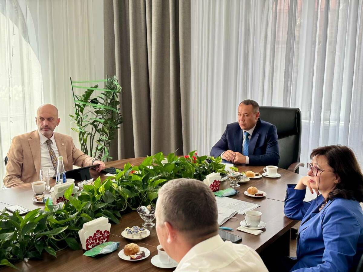 Участник программы «Батырлар» продолжает погружаться в работу Минземимущества РТ