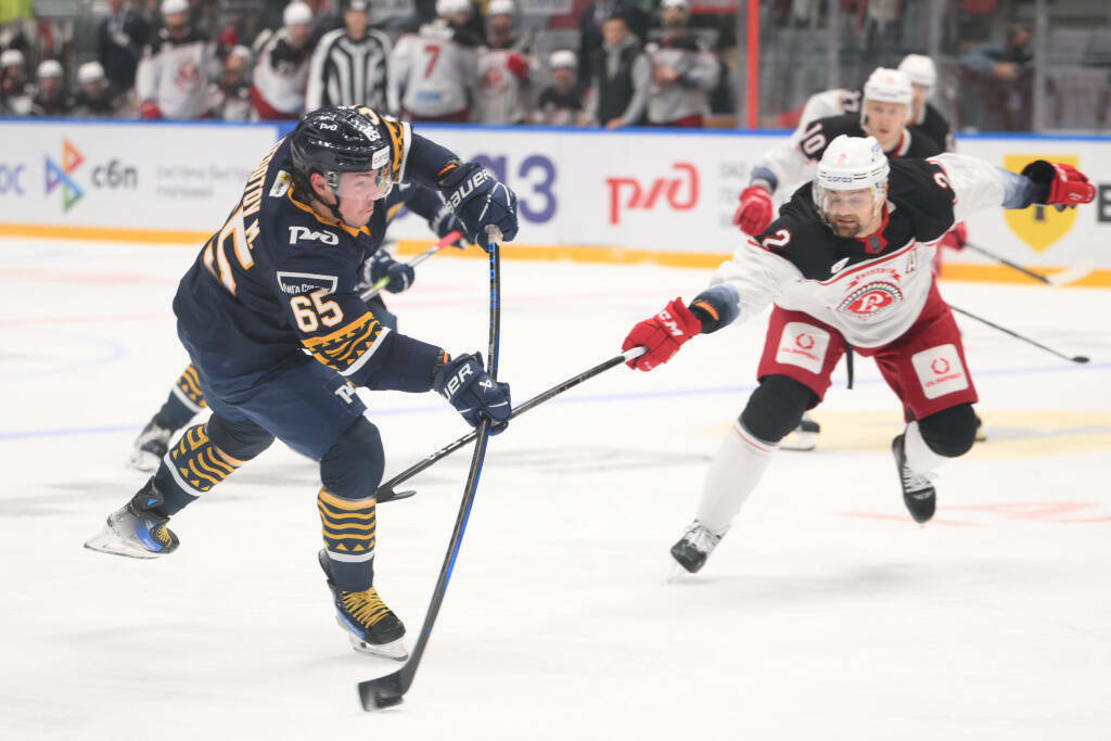 «Нефтехимик» подписал защитника Максима Федотова из «Сочи»