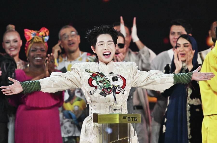Победителем «Интервидения» стал певец из Вьетнама Дык Фук
