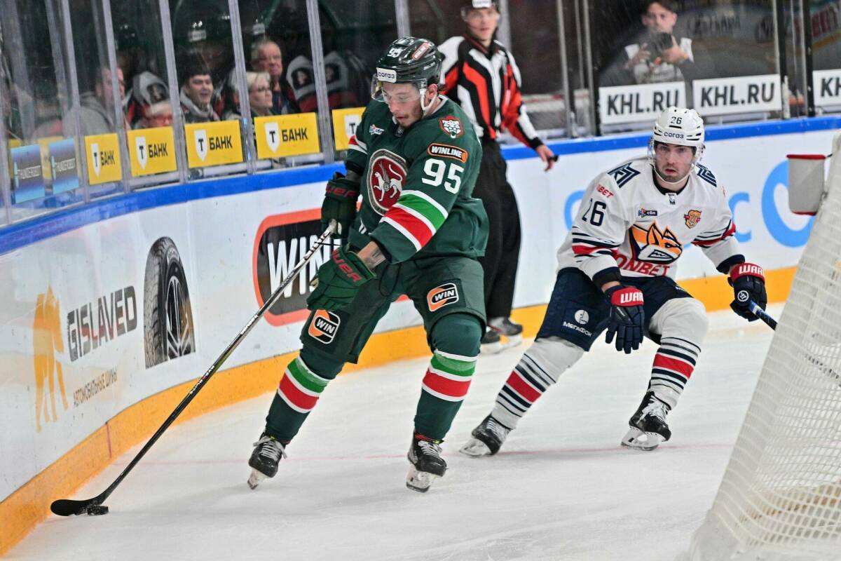 Нападающий Артем Галимов не сыграет против «Авангарда»