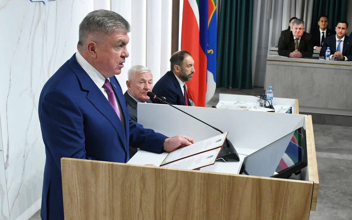 Новая пятилетка Магдеева: больница за 6 млрд, автобусы и земля для многодетных