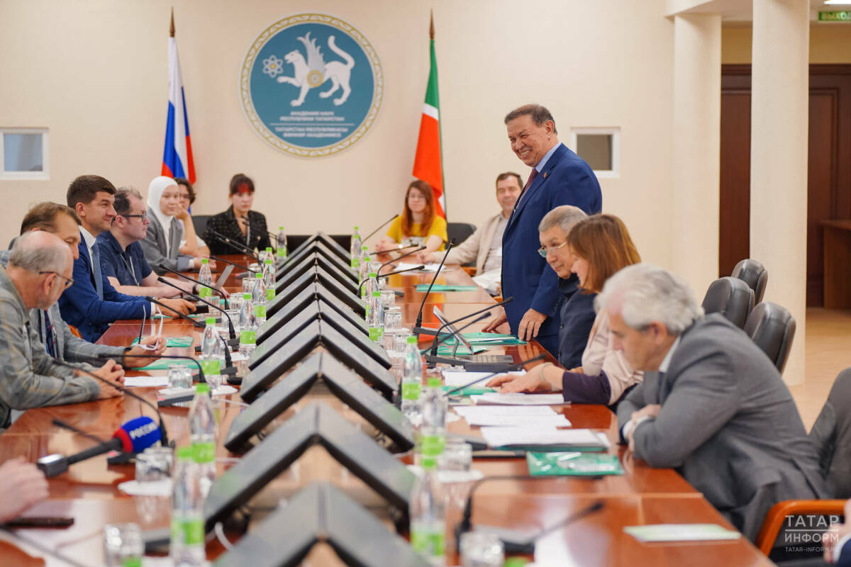 Академия наук проводит XXIX научную школу «Когерентная оптика и оптическая спектроскопия»