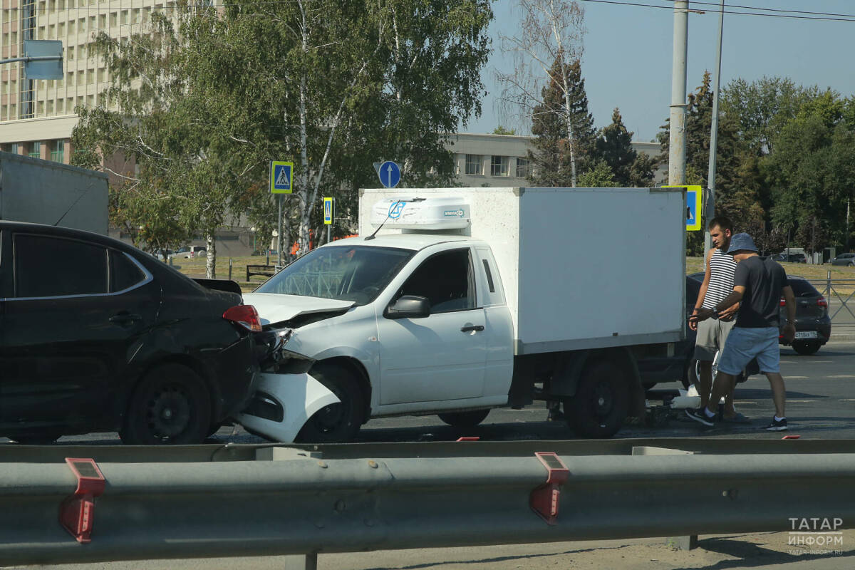 Названы марки машин, которые чаще других разбивали в «тотал» в 2025 году