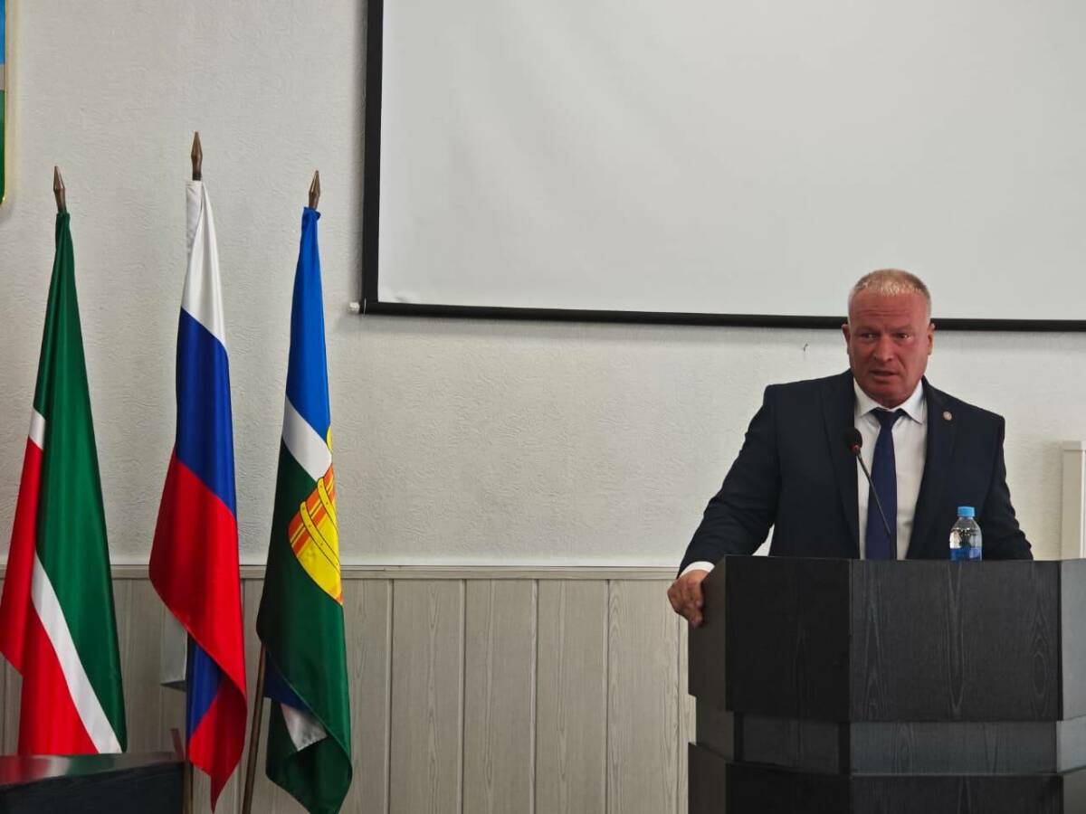 Дмитрий Иванов вновь избран главой Чистопольского района